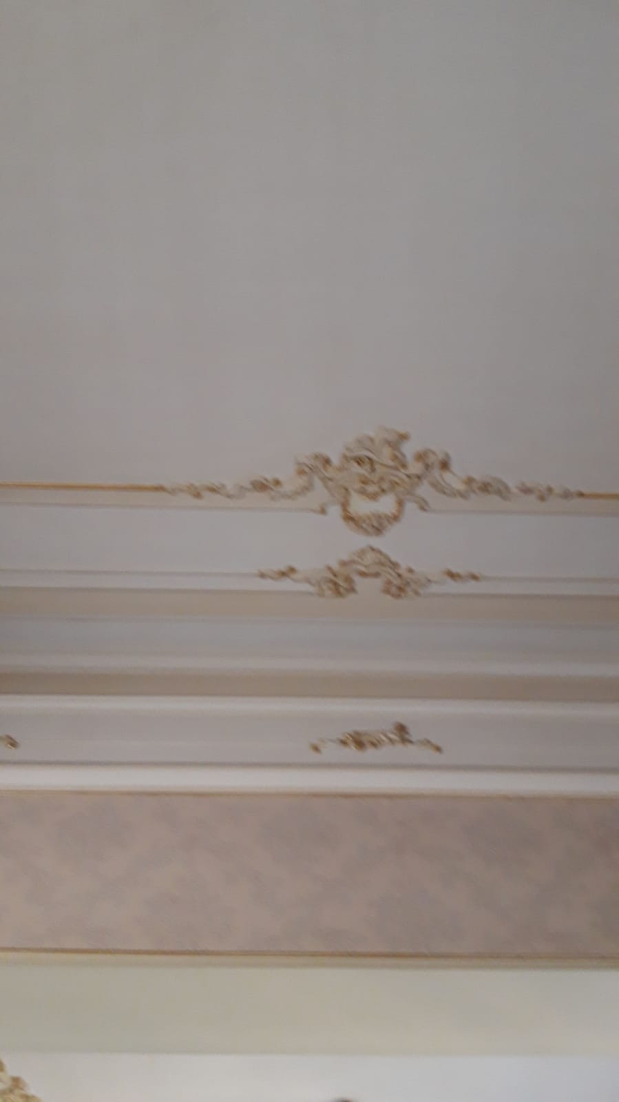 Decorazioni classiche cornicione